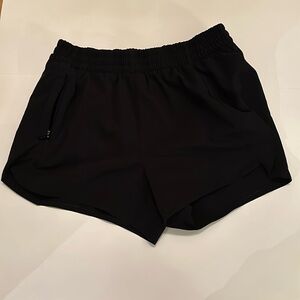 Athleta Heart the Hustle Shorts (Black)